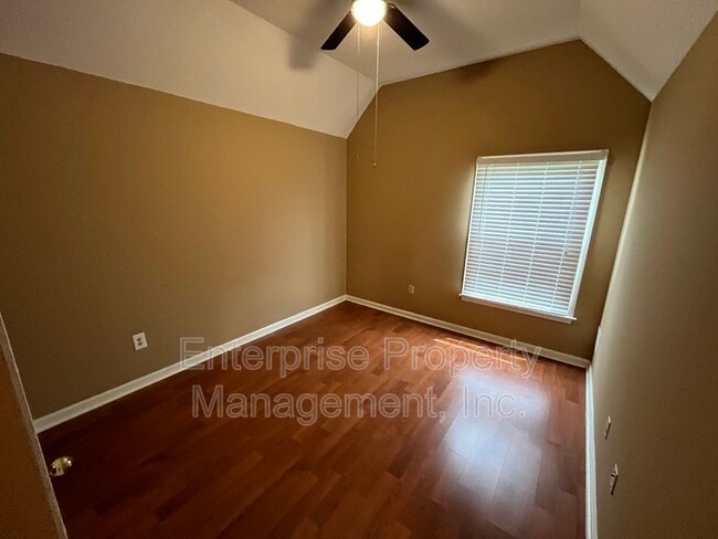 Building Photo - 5503 Kindle Creek Dr