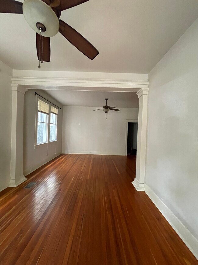 Building Photo - 7816 Saint Charles Ave