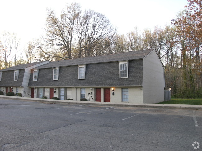 Building Photo - Townhomes of Ashbrook