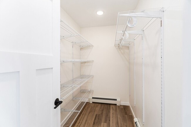 Building Photo - AVAILABLE November! -  3 Bed 3 Bath brand ...