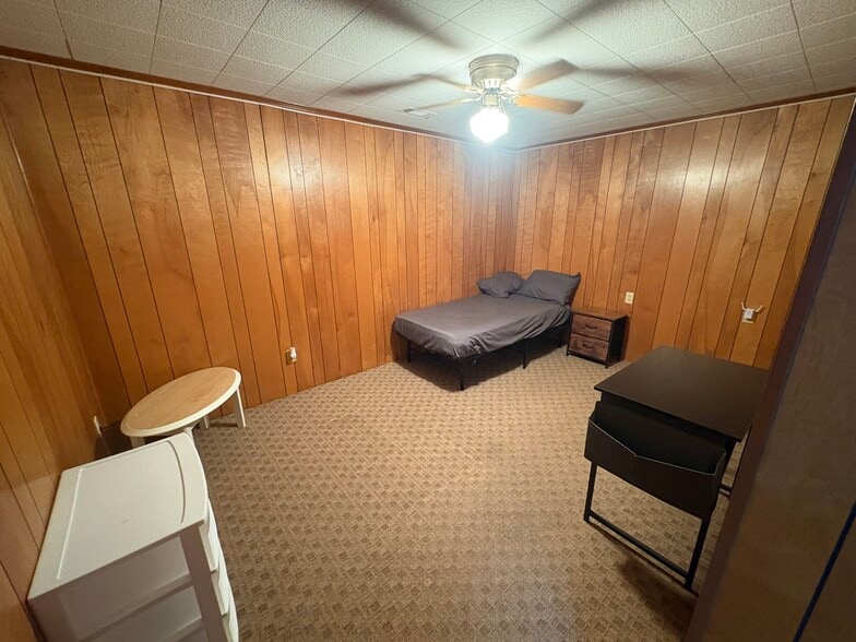 Building Photo - 6011 Wedgewood Dr