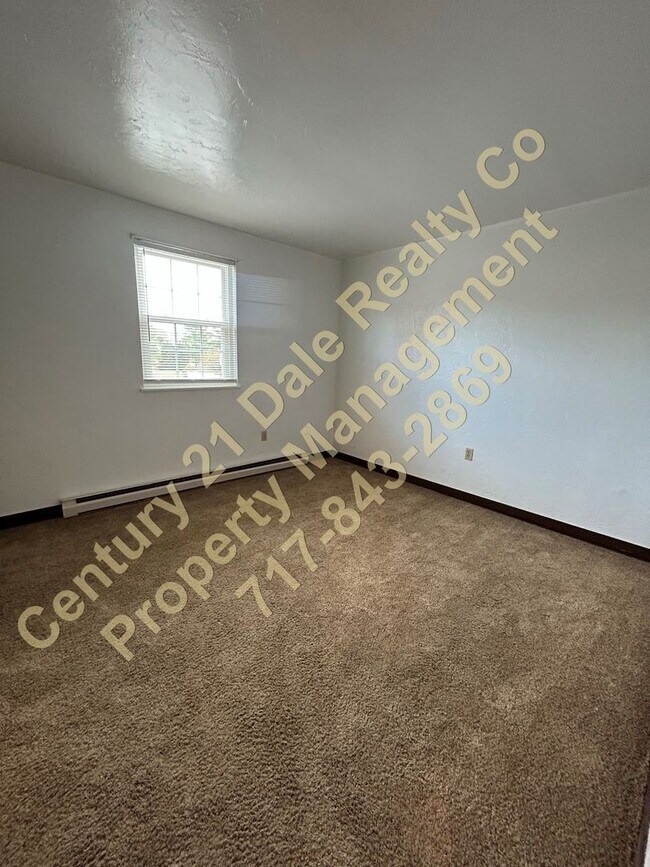 Building Photo - 2 BR, 1.5 Bath in West York School District