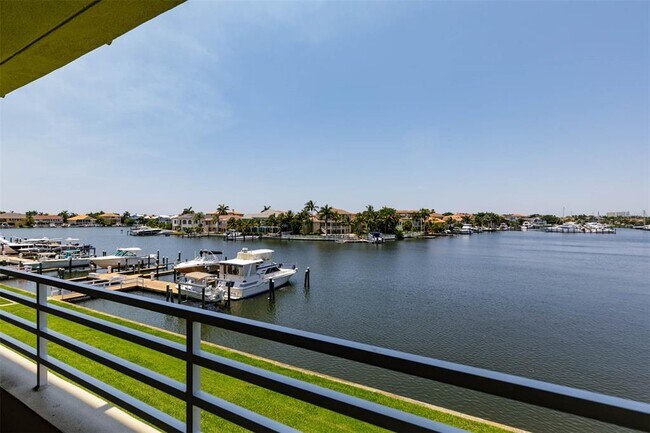Building Photo - 2775 Kipps Colony Dr S