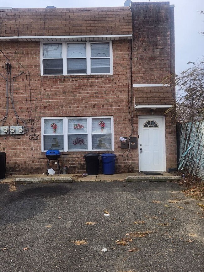 Building Photo - 4320HOWELL UNIT A &amp; B