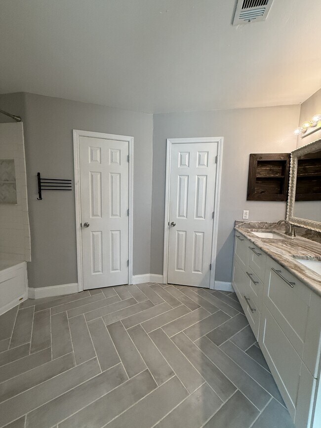 Building Photo - 2813 Atoka Trail