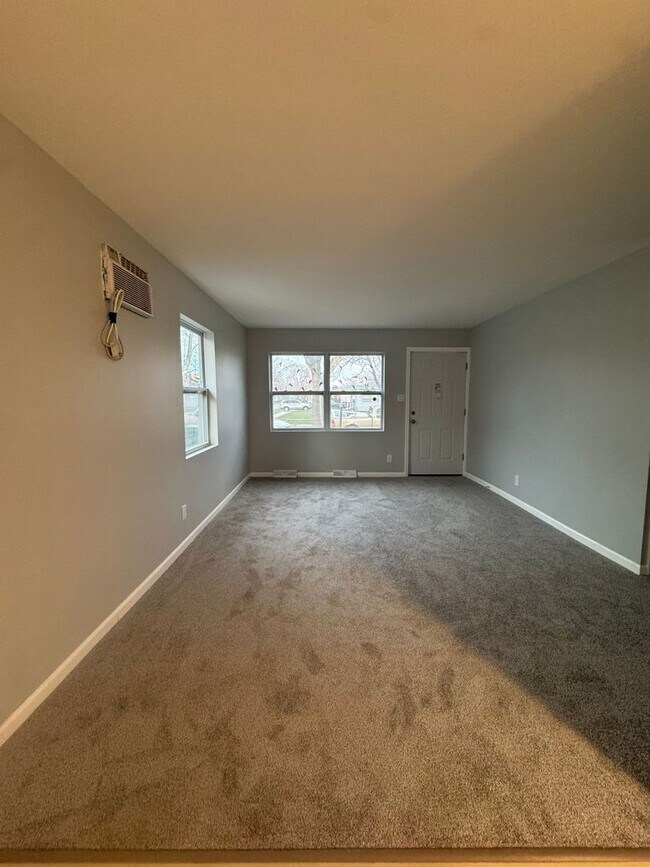 Building Photo - Cozy 3-Bedroom Home with Modern Updates – Comfortable Living Awaits