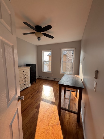 Primary Photo - 1009 Avenue C