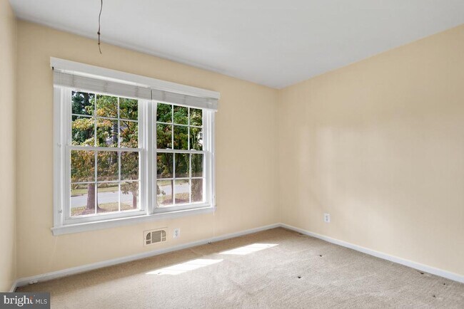 Building Photo - 12027 Devilwood Dr