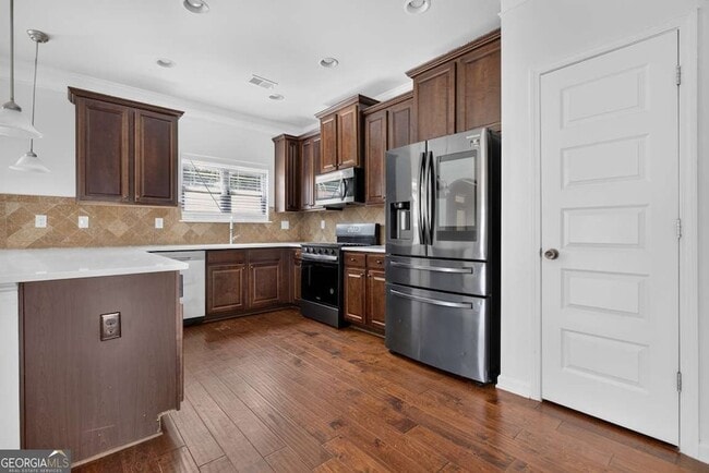 Building Photo - 2210 Apple Orchard Way