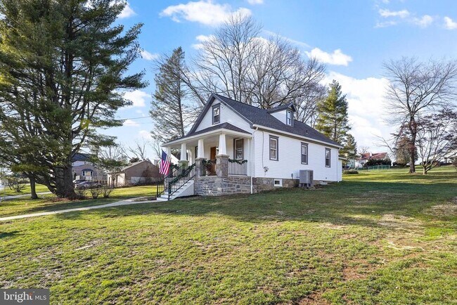 Building Photo - 4411 Fairview Ave