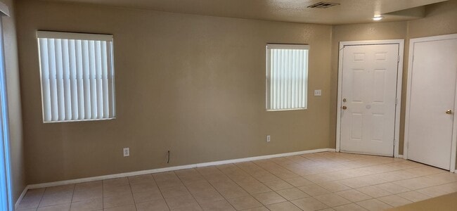Building Photo - Condo in Gated Genevieve Court