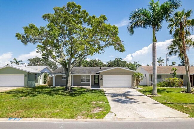 Primary Photo - 2026 Bayou Grande Blvd NE