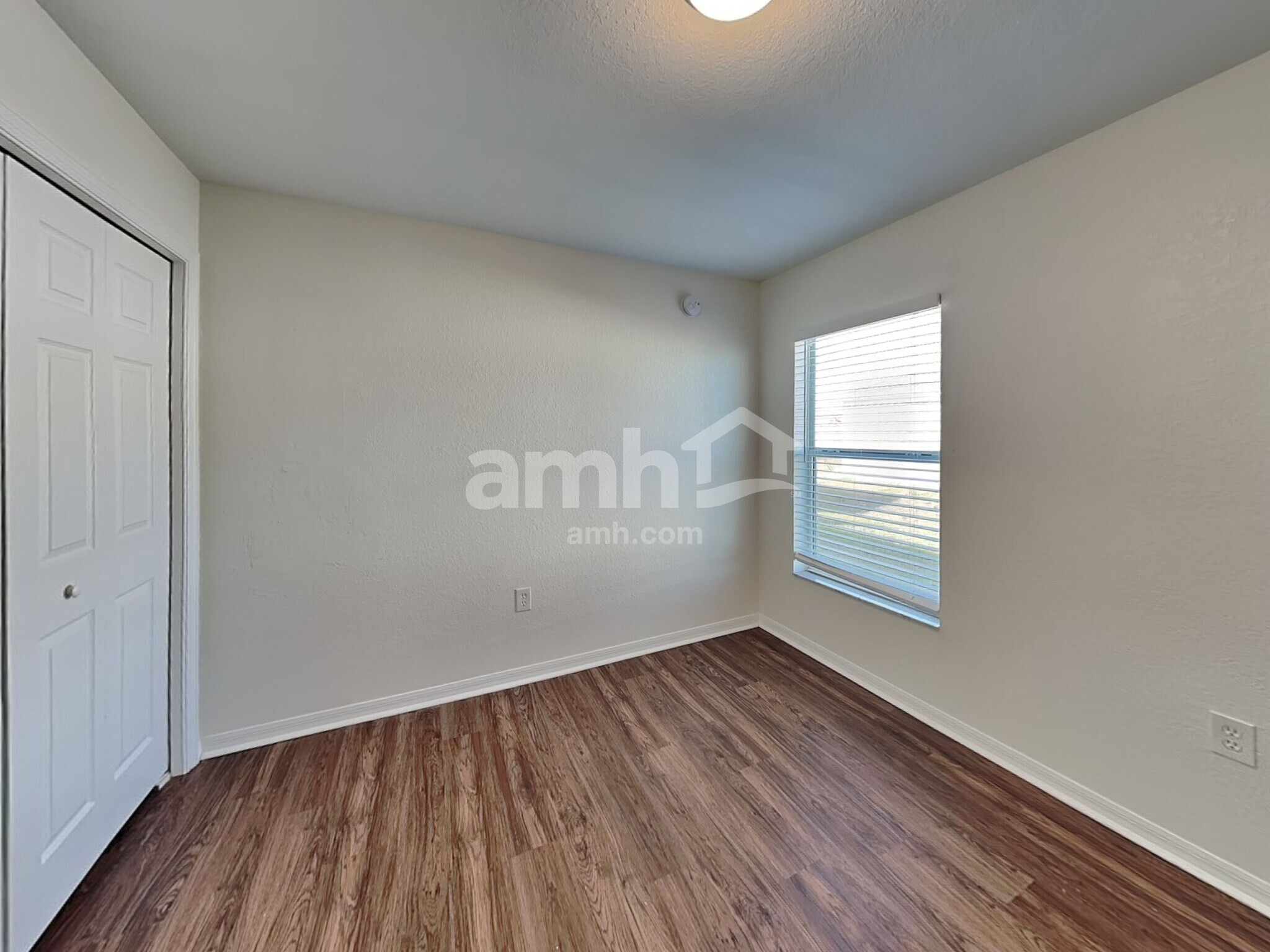 Building Photo - 2207 13th Ave E