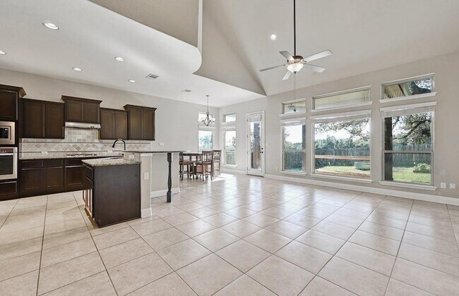 Building Photo - 779 Wild Rose Dr