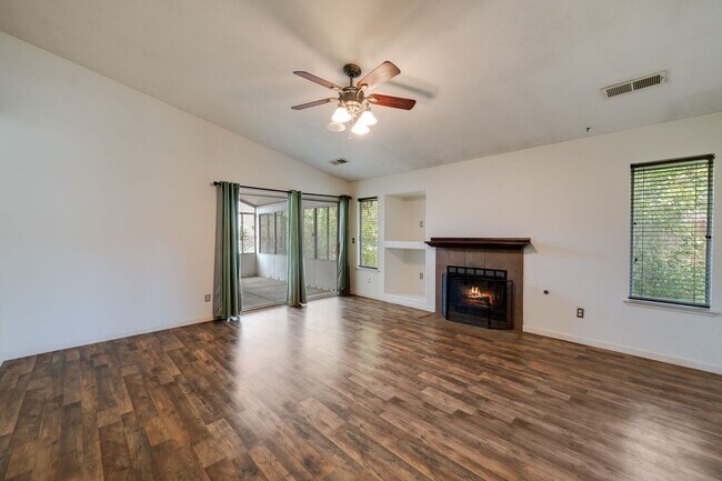 Building Photo - 6115 Brahms Ct
