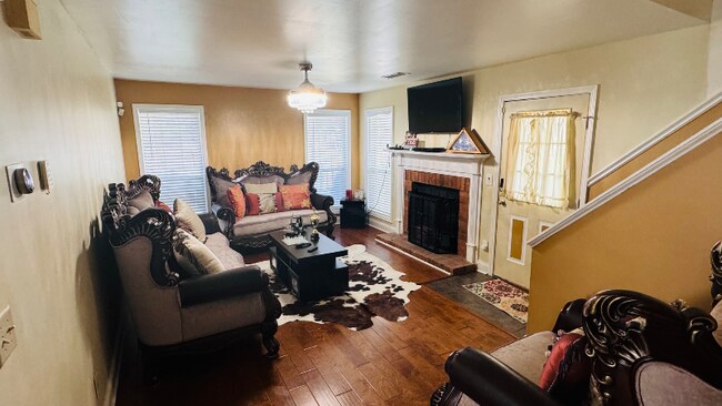 Building Photo - 530 Barclay Ct
