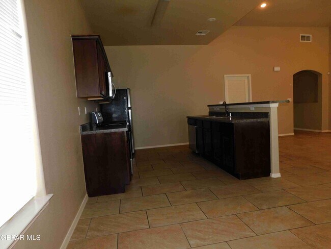 Building Photo - 14628 Rockbridge