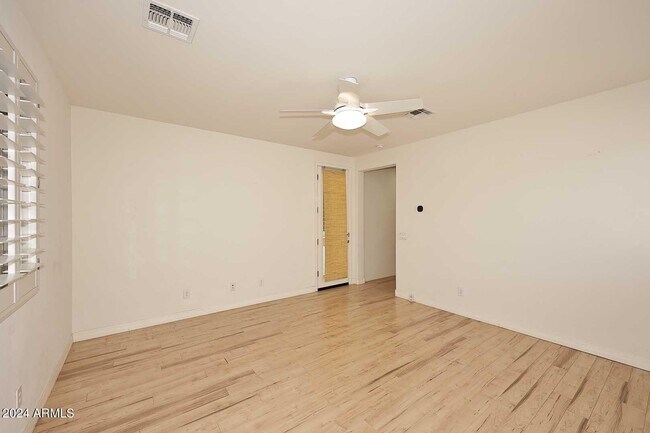 Building Photo - 3841 E Palo Verde St
