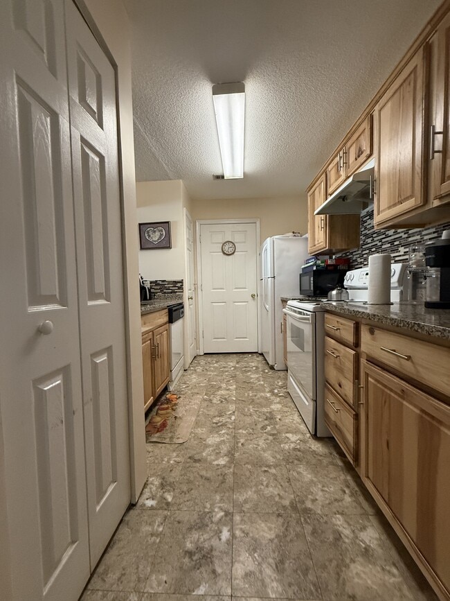 Building Photo - 1231 Ladys Island Dr