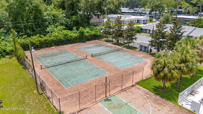 Building Photo - 501 SW 75th St