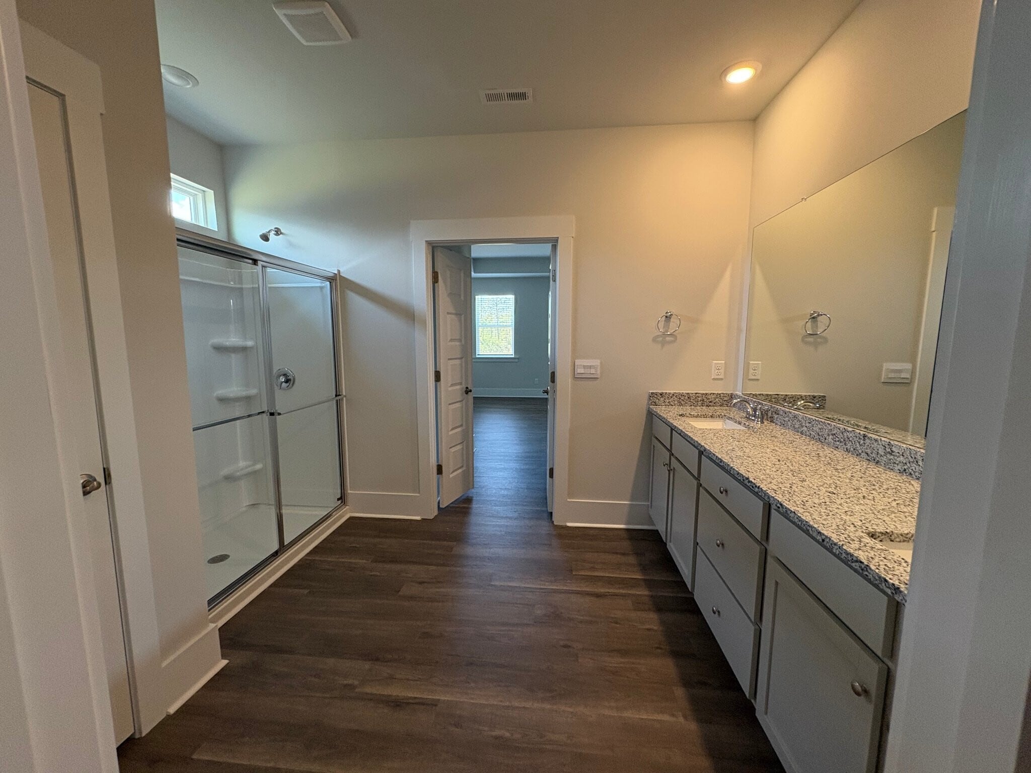 Building Photo - 5093 Roundhead Dr