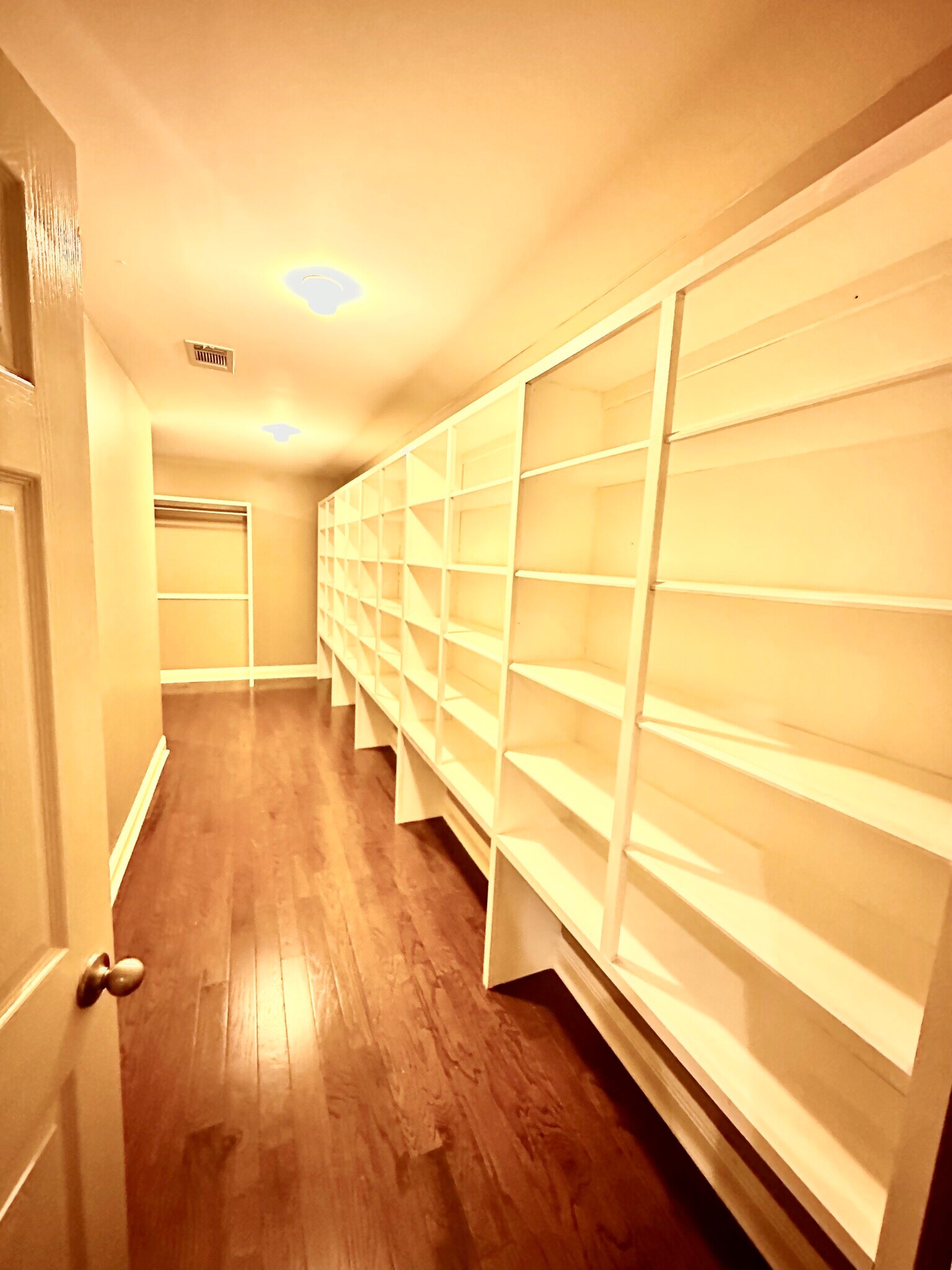 MBR main closet - 4514 Woodlyn Dr