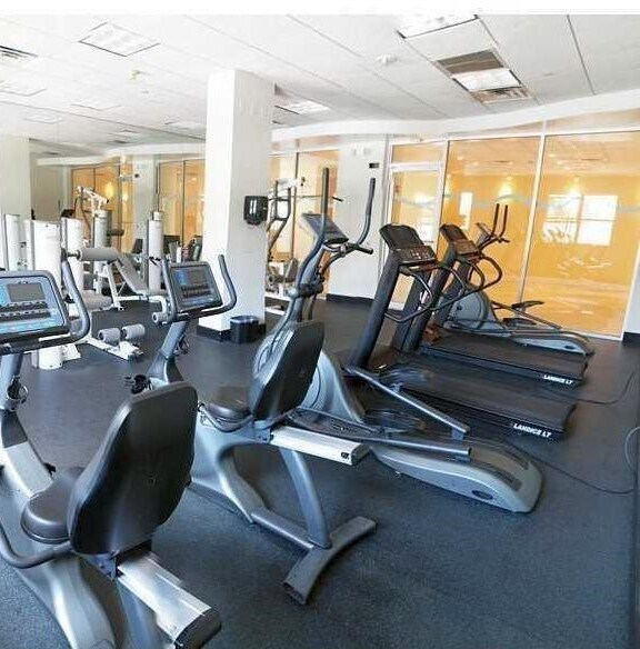 Building Photo - 401 69th St