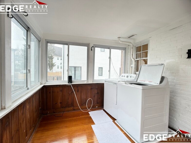 Building Photo - 62 Lane Park