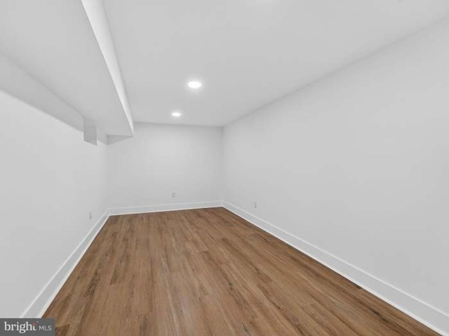 Building Photo - 5859 Delancey St