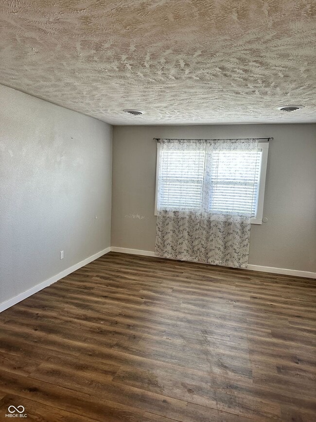 Building Photo - 6497 W 300 S