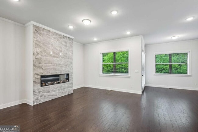 Building Photo - 687 Avondale Creek Dr.