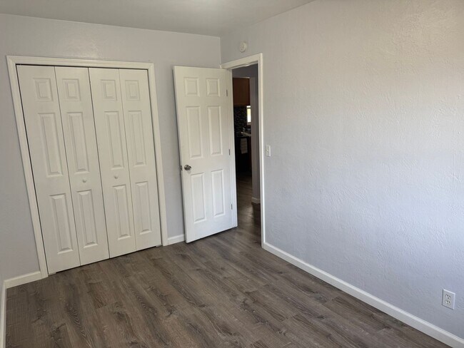 Building Photo - 54th Street Duplex