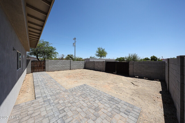 Building Photo - 22337 W Dove Valley Rd