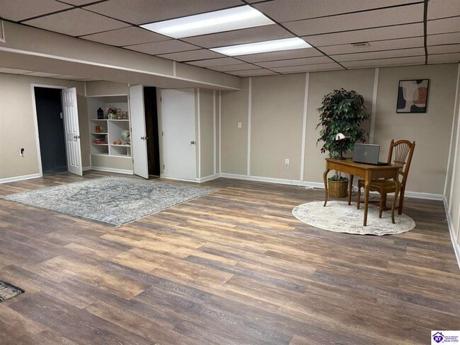 Building Photo - 608 Birch Dr.