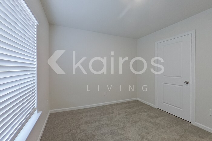 Building Photo - 2129 Banyon Cir