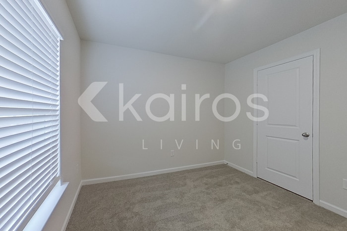 Building Photo - 2129 Banyon Cir