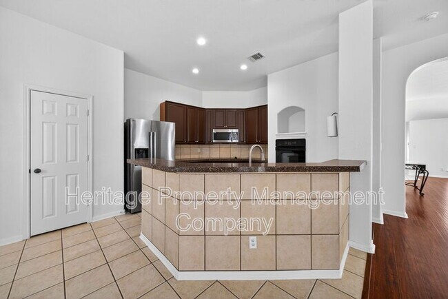 Building Photo - 1115 Willow Knoll