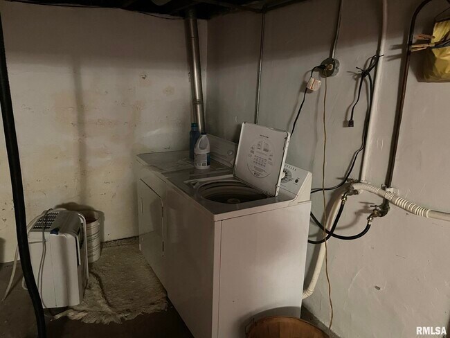 Building Photo - 2206 Pacific St