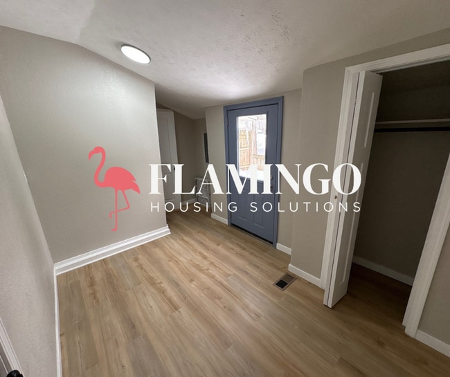 Building Photo - 221 Hickory St