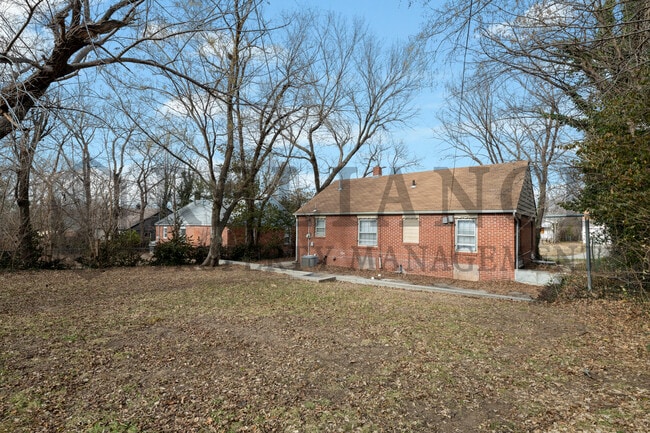 Building Photo - 3627 E 10th St N