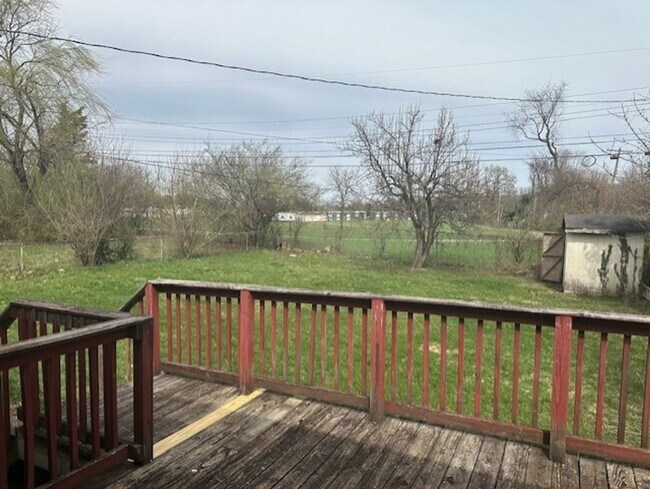 Building Photo - Nice House in Garden Springs! Off-Street Parking, Convenient Location, Pets Ok!