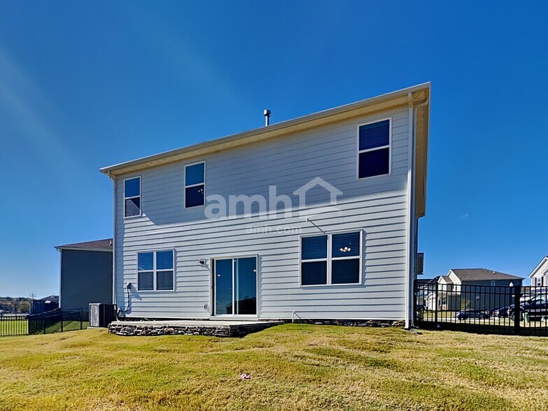 Building Photo - 2012 Bennett Dr