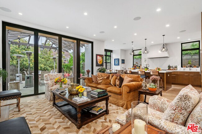 Building Photo - 2230 Malcolm Ave