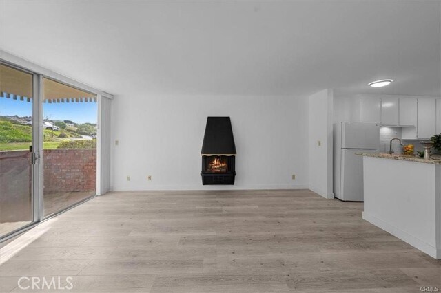 Building Photo - 6542 Ocean Crest Dr