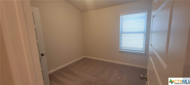 Building Photo - 1231 Meyers Mdw