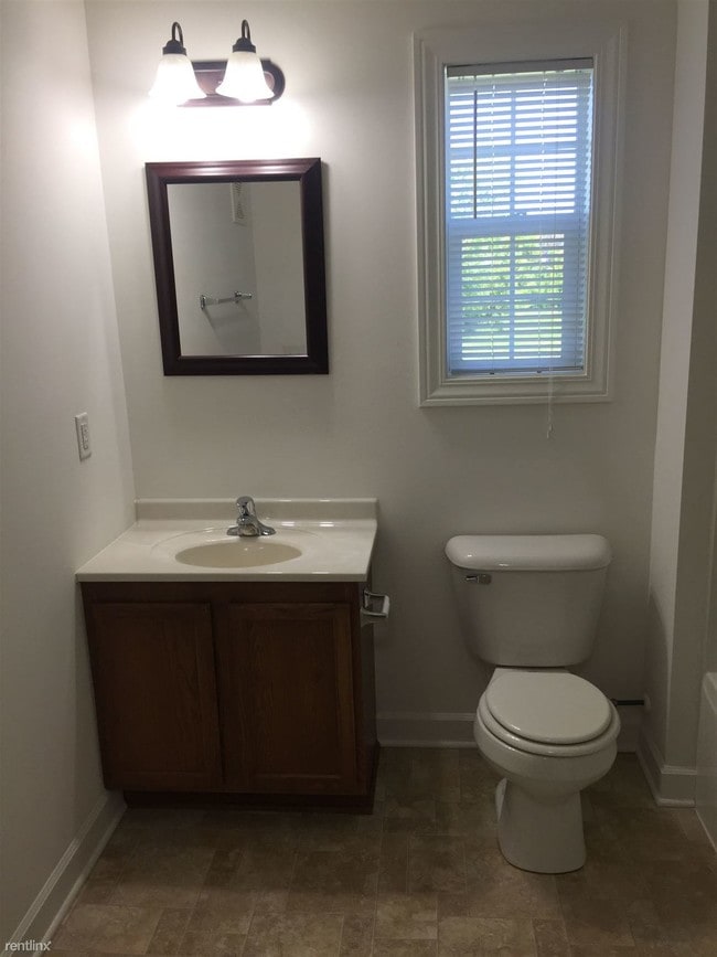 Building Photo - 2 br, 2 bath Condo - 2778 Hidden Ponds Con...