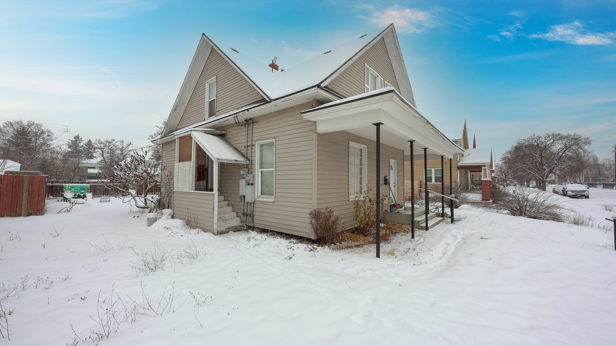 Building Photo - 224 W Shannon Ave