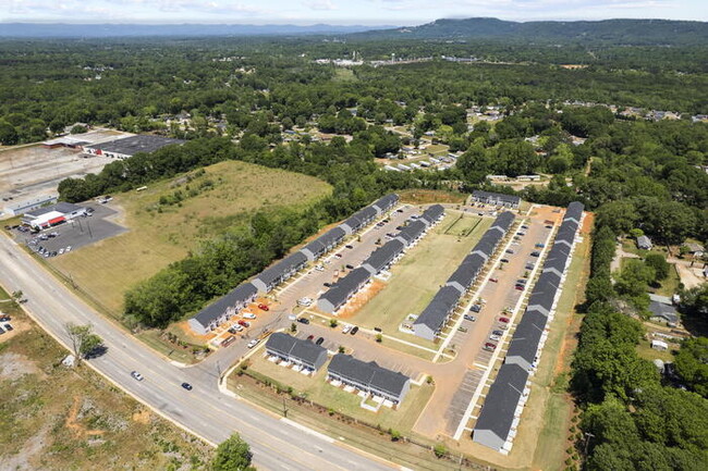 Building Photo - 3 bedroom 2.5 Bath Unfurnished Townhome fo...