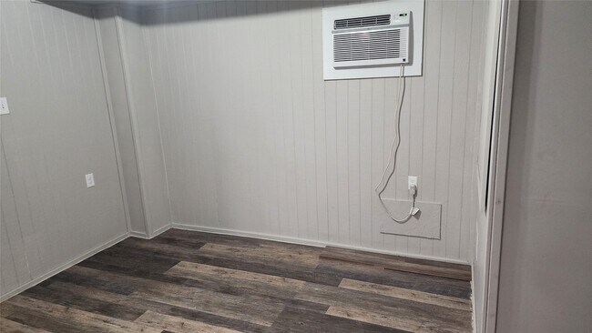 Building Photo - 1010 22nd St