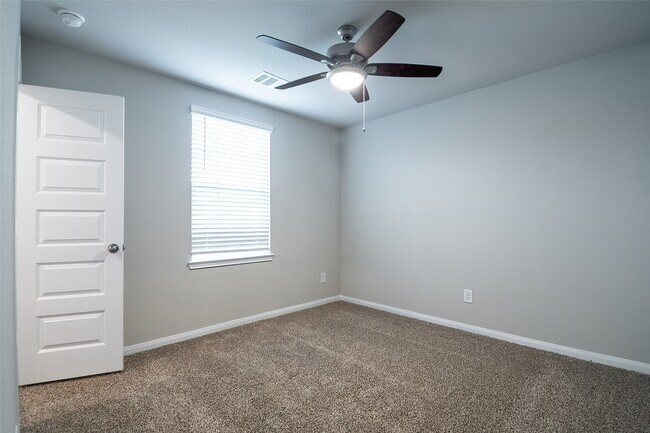 Building Photo - 3707 Cub Dr